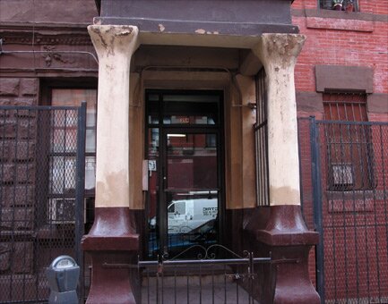 Barbaric columns, Hell's Kitchen