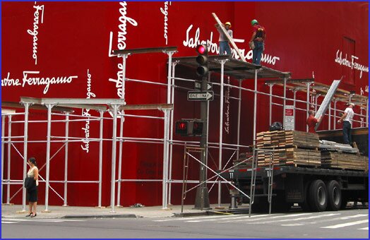 Assembling scaffolding
